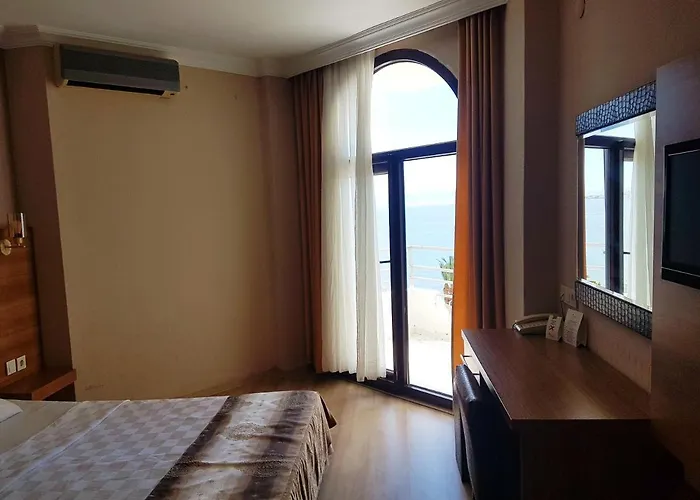 Kaju Beach Hotel 4*