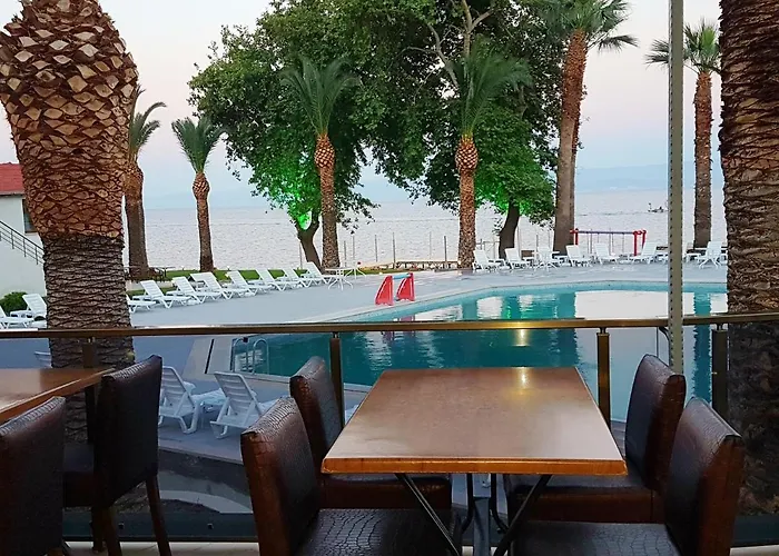 Kaju Beach Hotel 4*